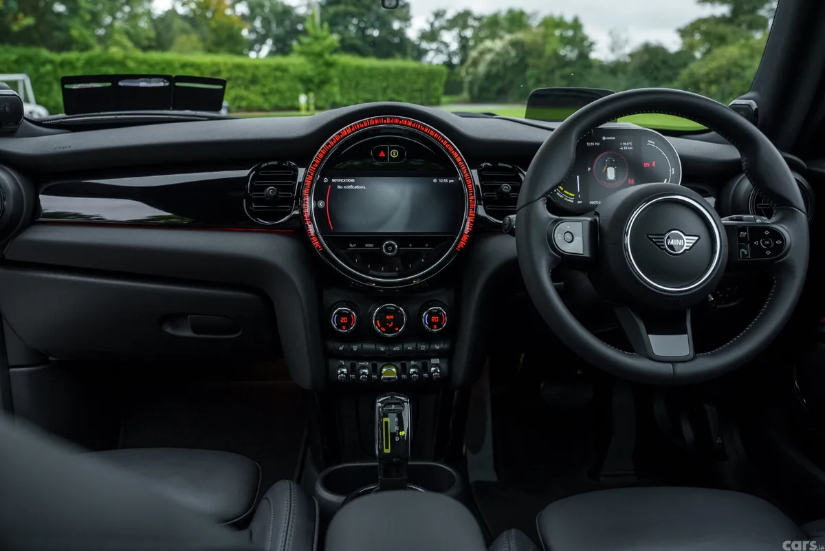 Mini Electric Hatchback, Electric, 2023, Grey