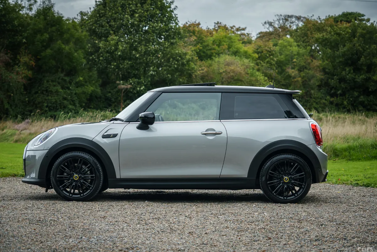 Mini Electric Hatchback, Electric, 2023, Grey