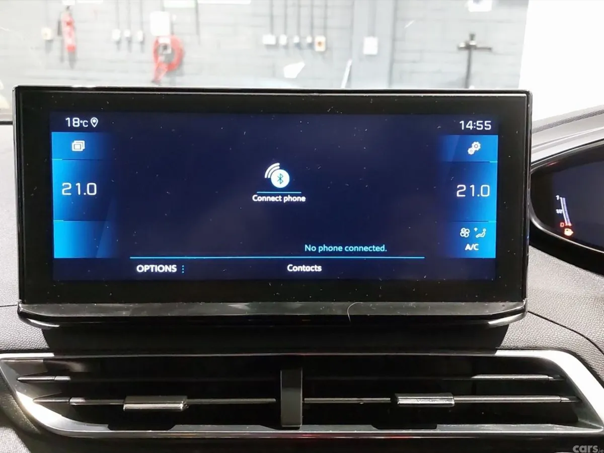 Peugeot 5008 MPV, Petrol, 2021, Blue