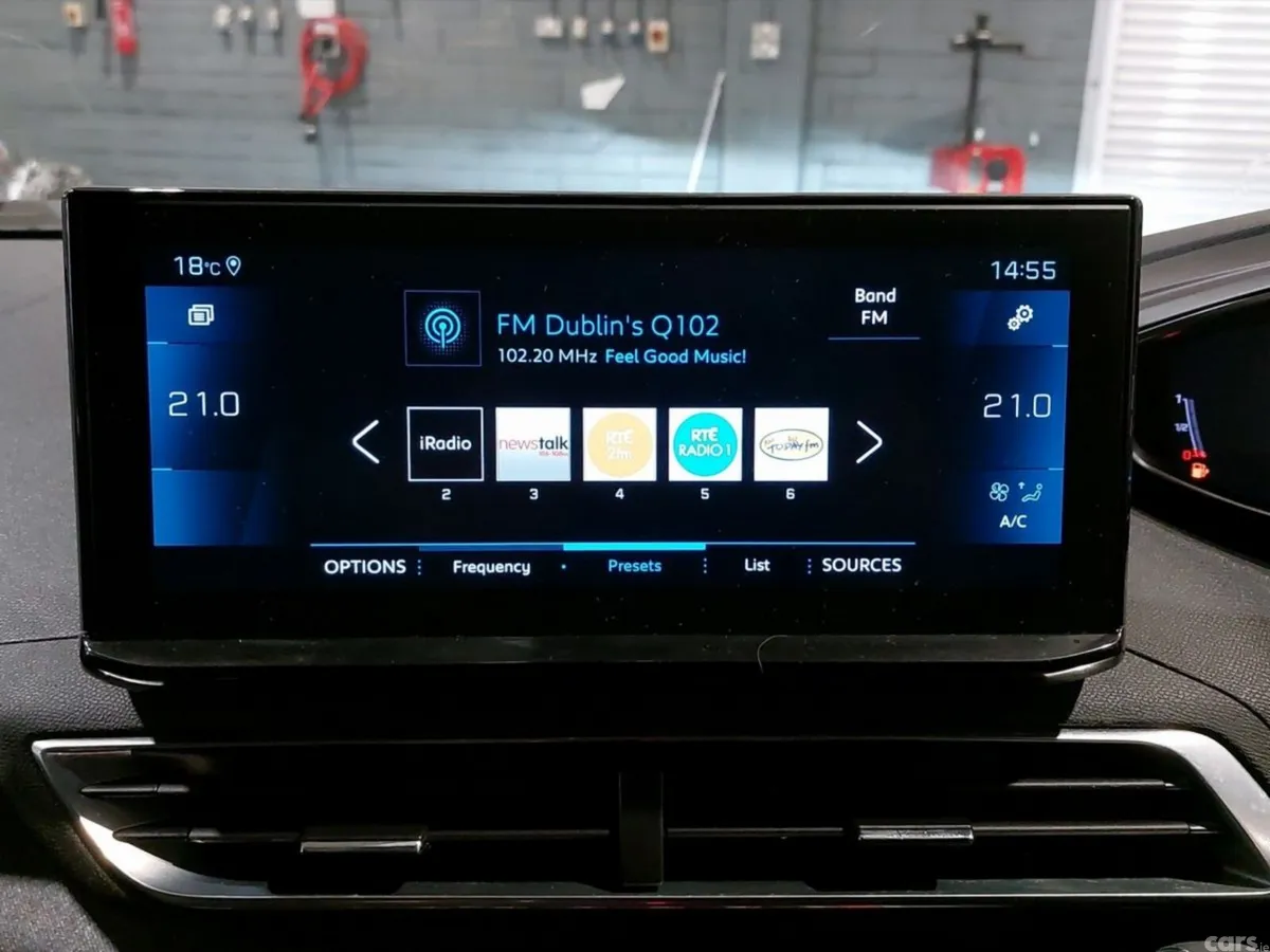 Peugeot 5008 MPV, Petrol, 2021, Blue
