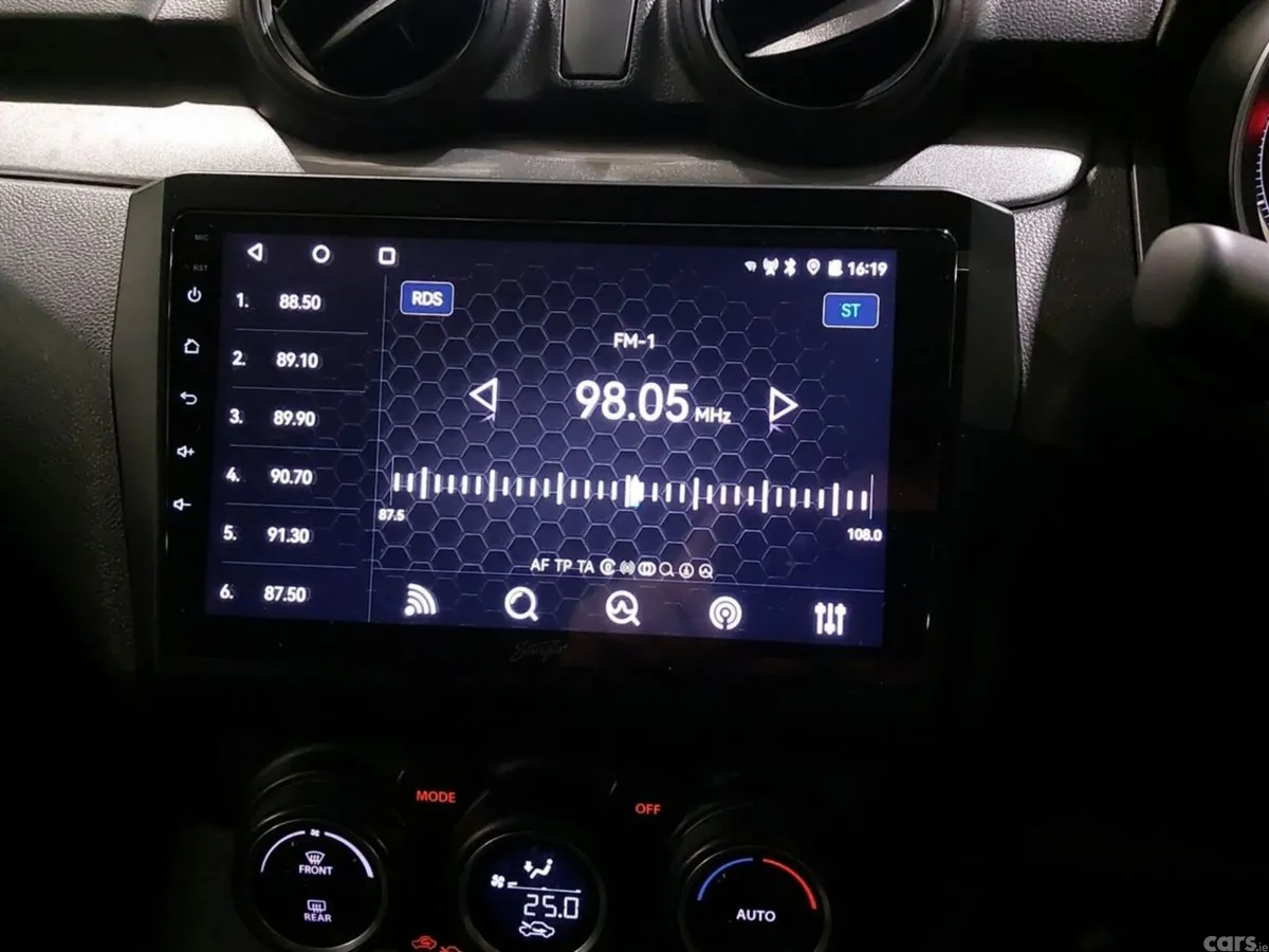 Suzuki Swift Hatchback, Petrol, 2023, Blue