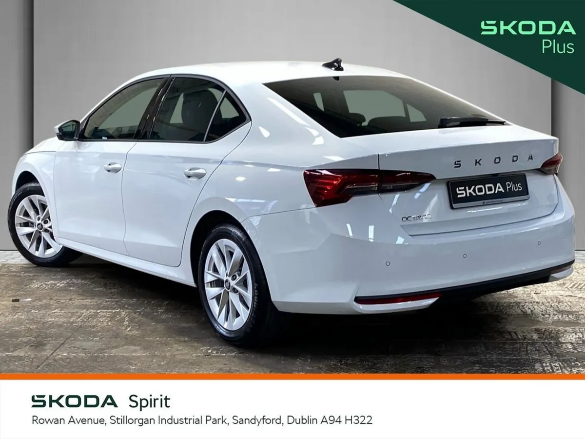 Skoda Octavia Saloon, Petrol, 2026, White