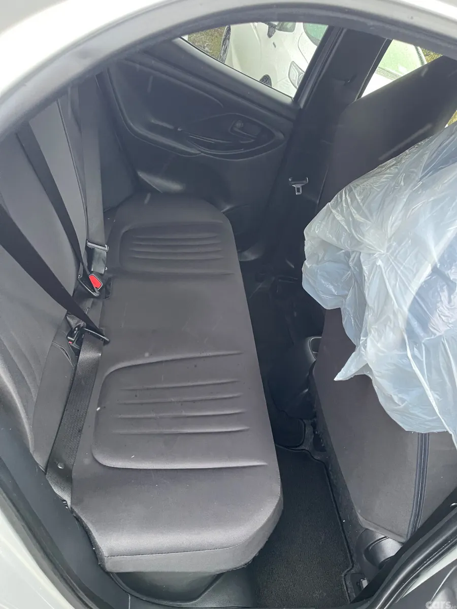 Toyota Yaris Hatchback, Petrol Hybrid, 2021, Silver