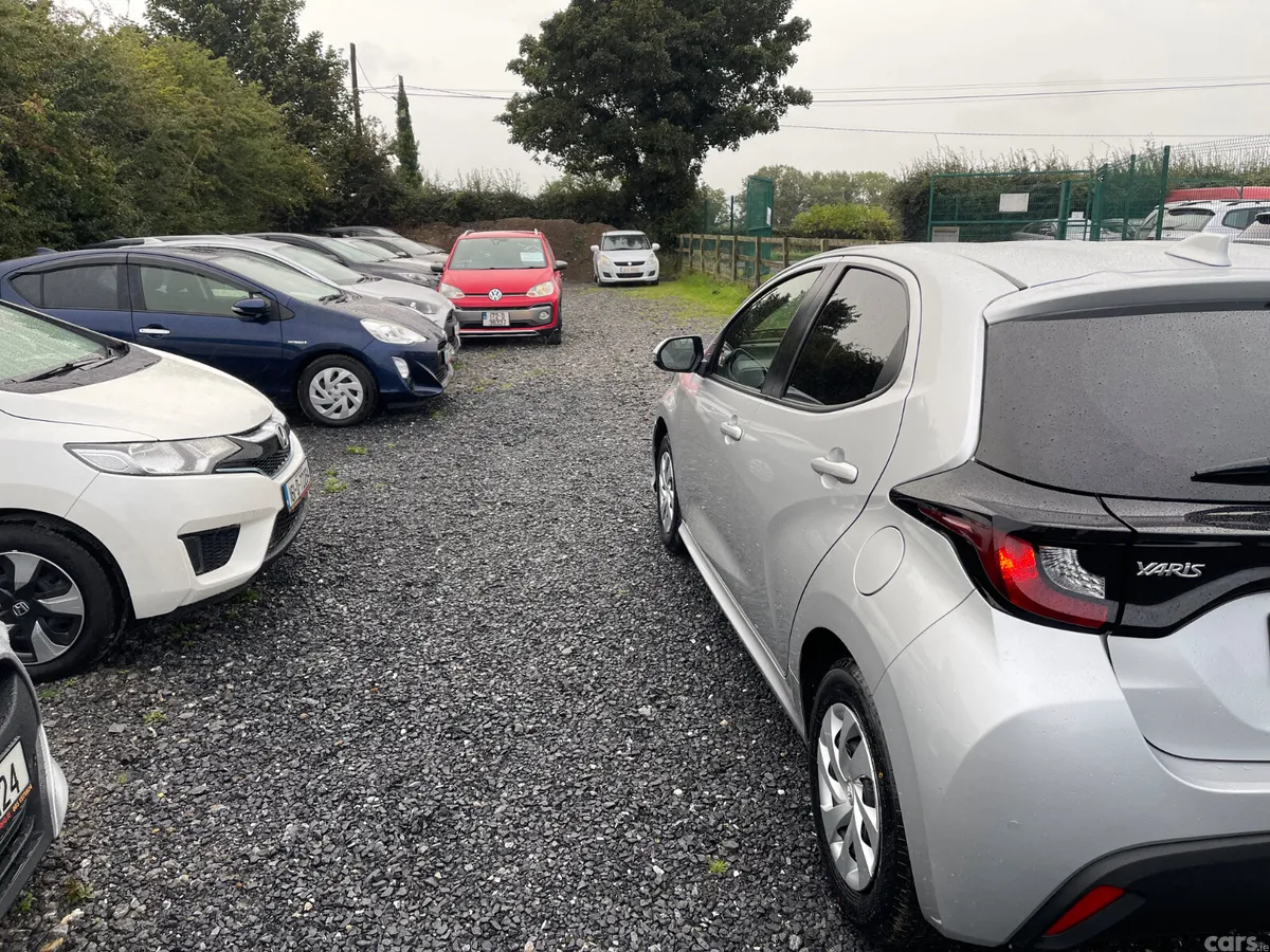 Toyota Yaris Hatchback, Petrol Hybrid, 2021, Silver