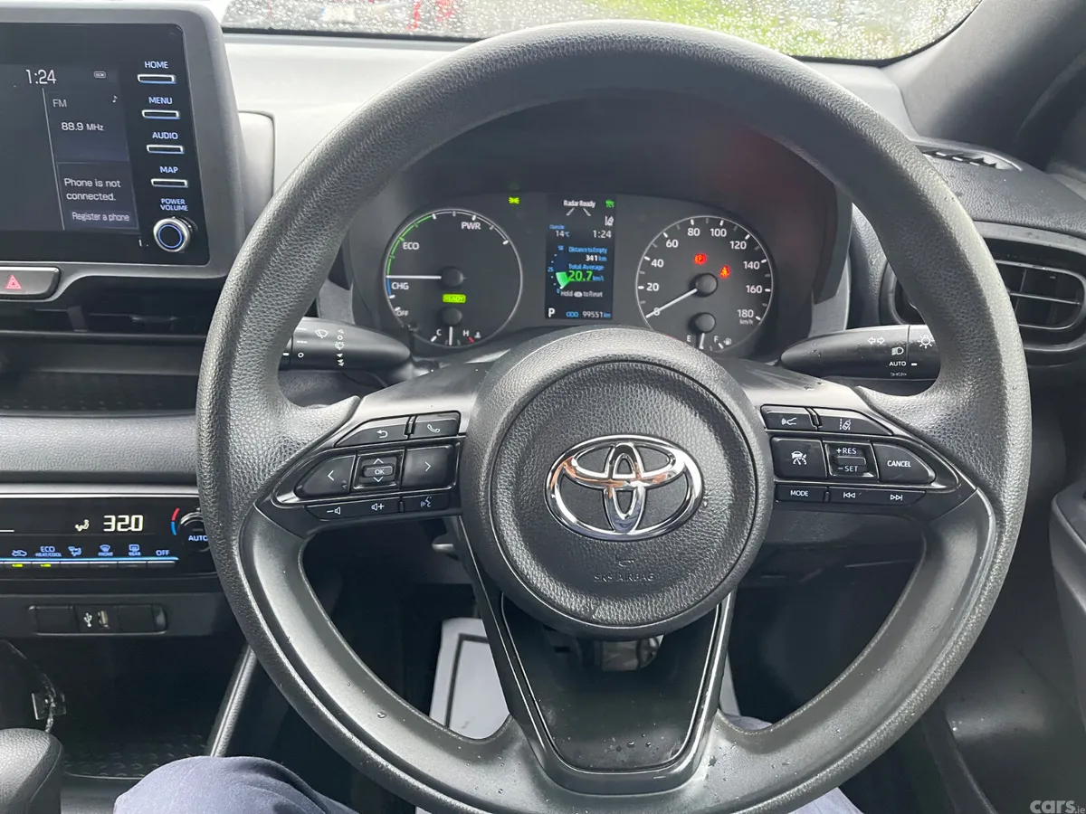 Toyota Yaris Hatchback, Petrol Hybrid, 2021, Silver