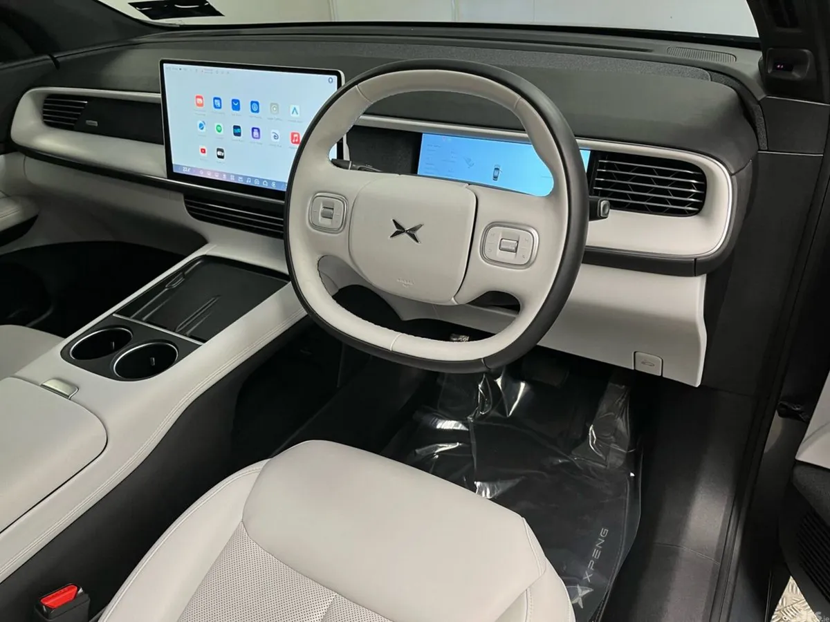 XPeng G6 Hatchback, Electric, 2025, Grey