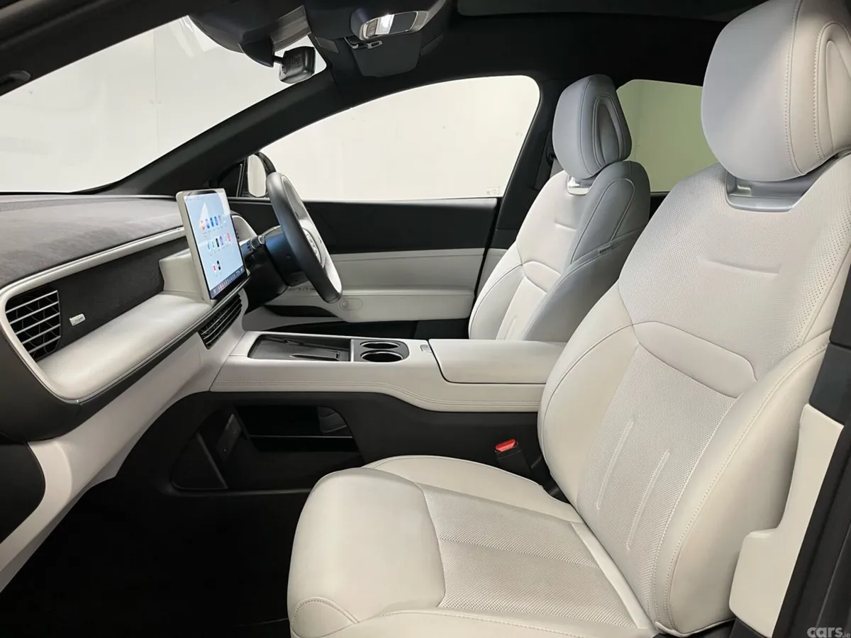XPeng G6 Hatchback, Electric, 2025, Grey