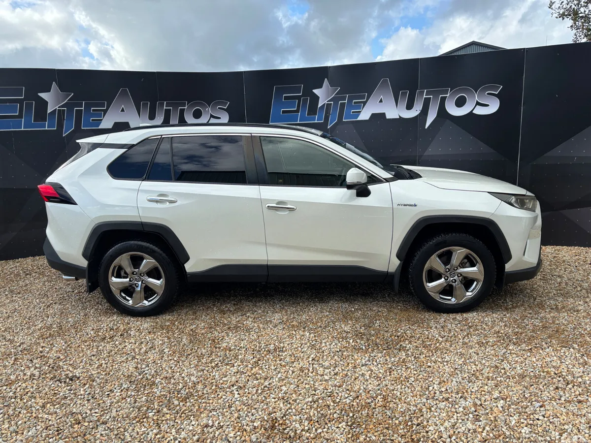 Toyota RAV4 SUV, Petrol Hybrid, 2019, White