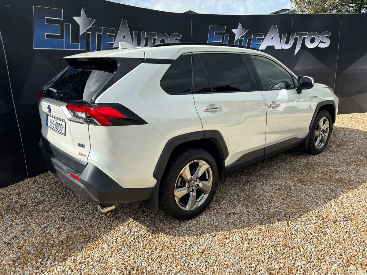 Toyota RAV4 SUV, Petrol Hybrid, 2019, White