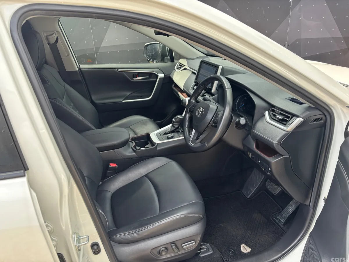 Toyota RAV4 SUV, Petrol Hybrid, 2019, White