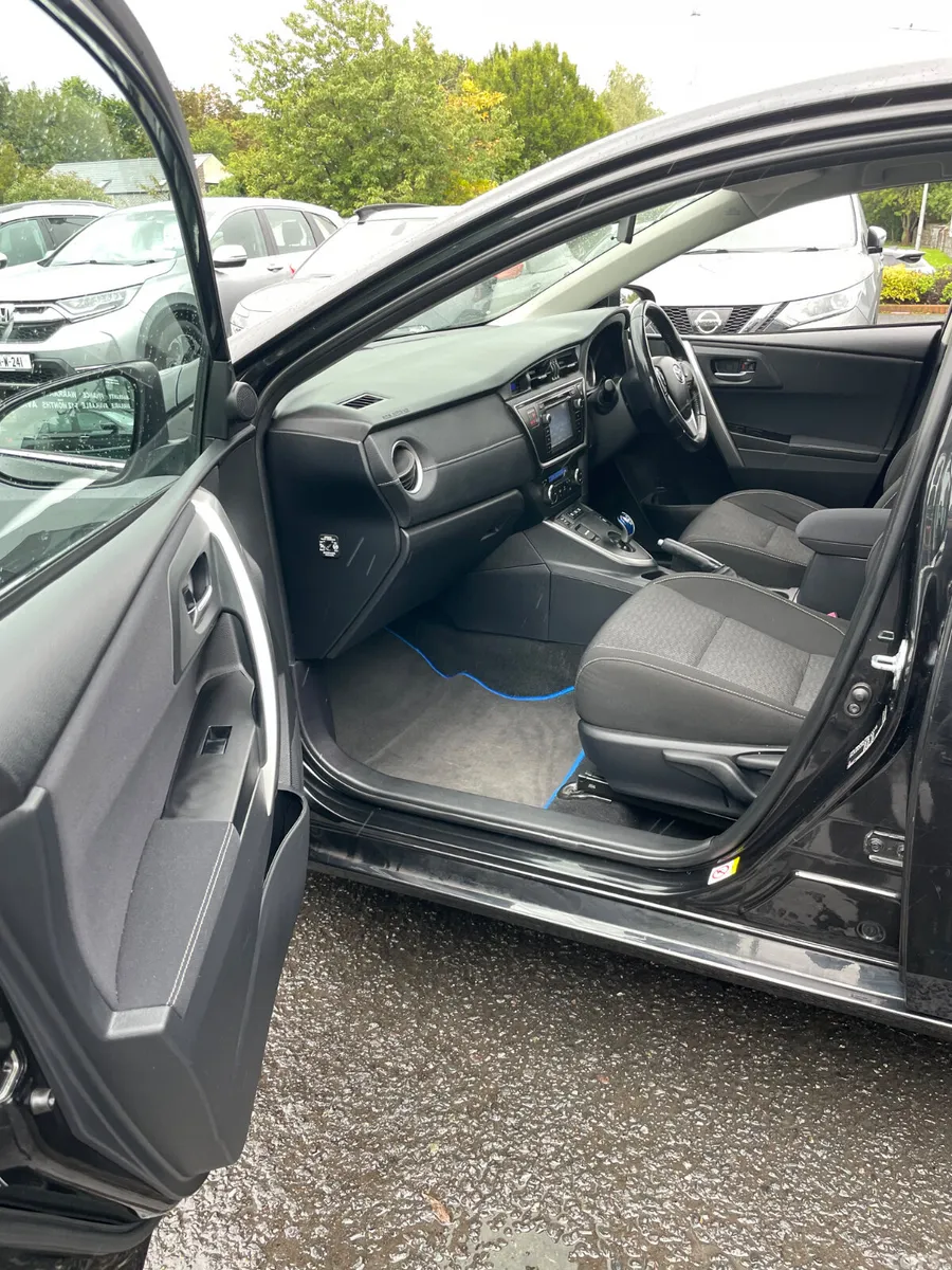 Toyota Auris Hatchback, Petrol Hybrid, 2015, Black