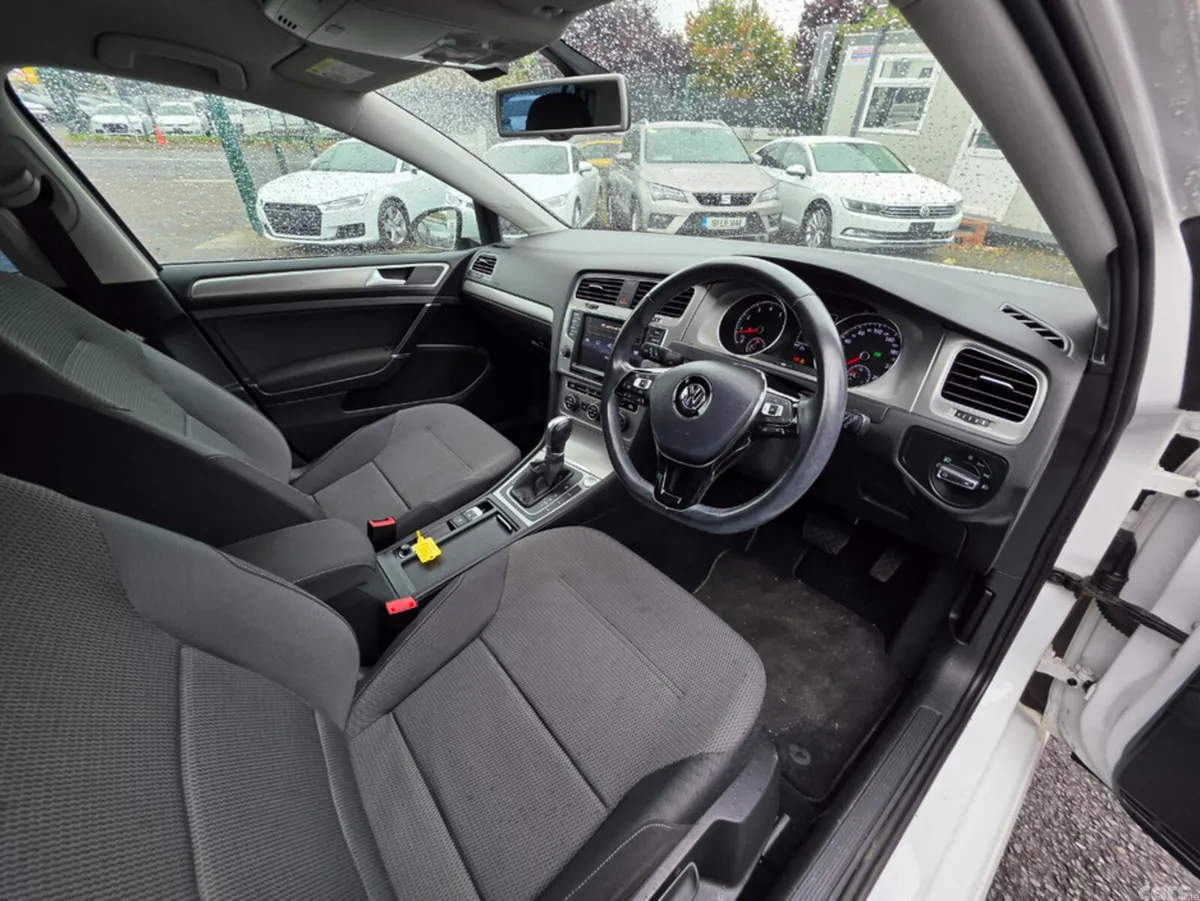 Volkswagen Golf Hatchback, Petrol, 2015, White
