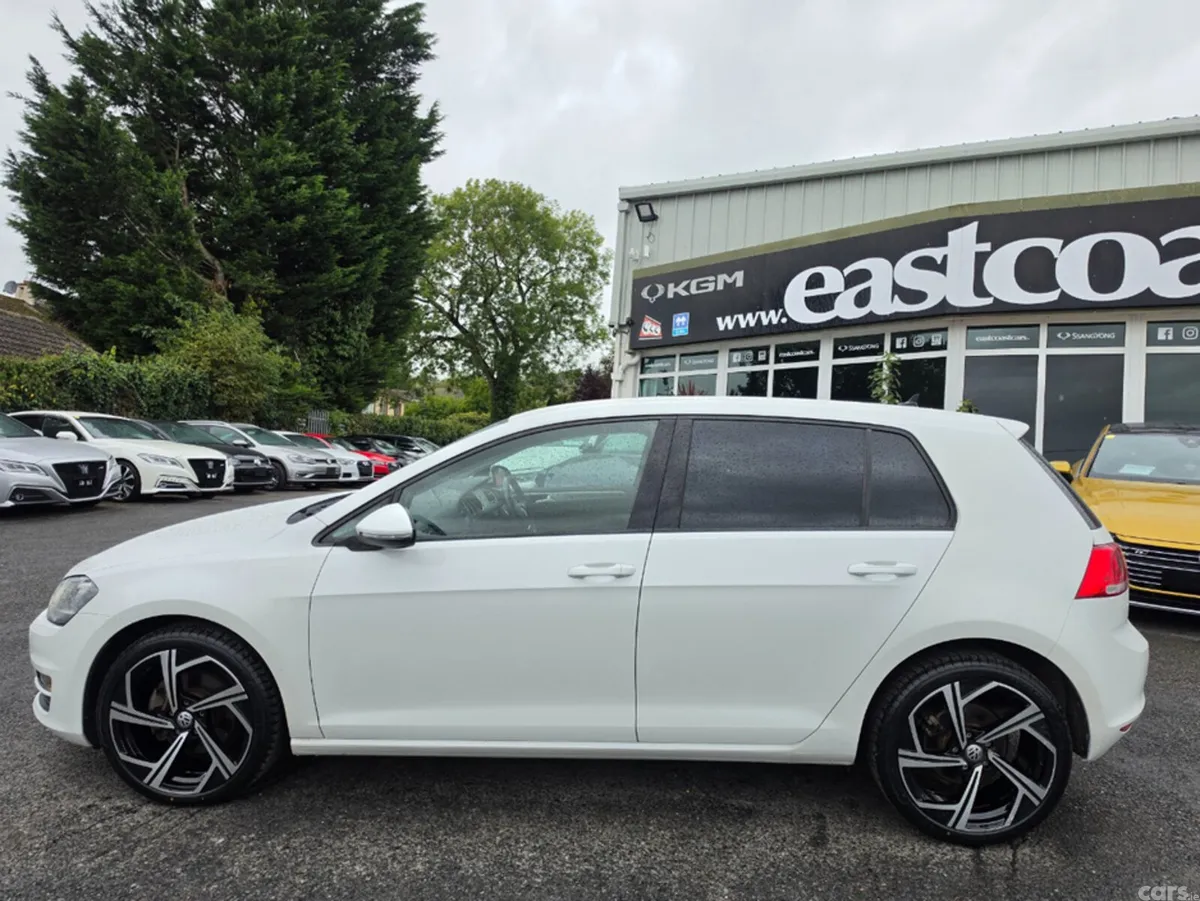 Volkswagen Golf Hatchback, Petrol, 2015, White