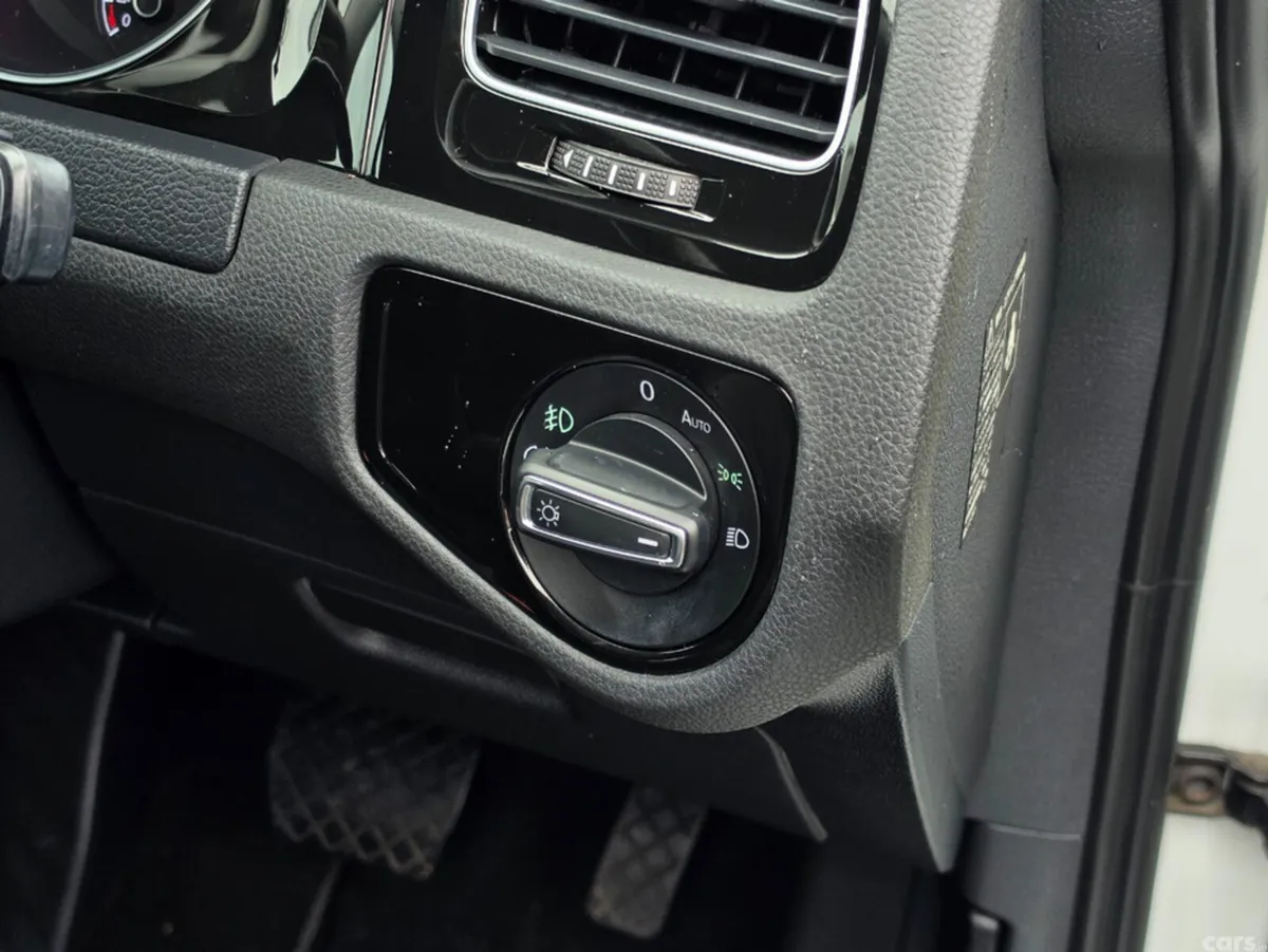 Volkswagen Golf Hatchback, Petrol, 2015, White