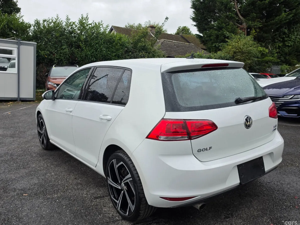 Volkswagen Golf Hatchback, Petrol, 2015, White