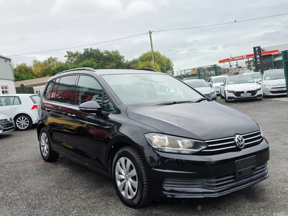 Volkswagen Touran MPV, Petrol, 2017, Black
