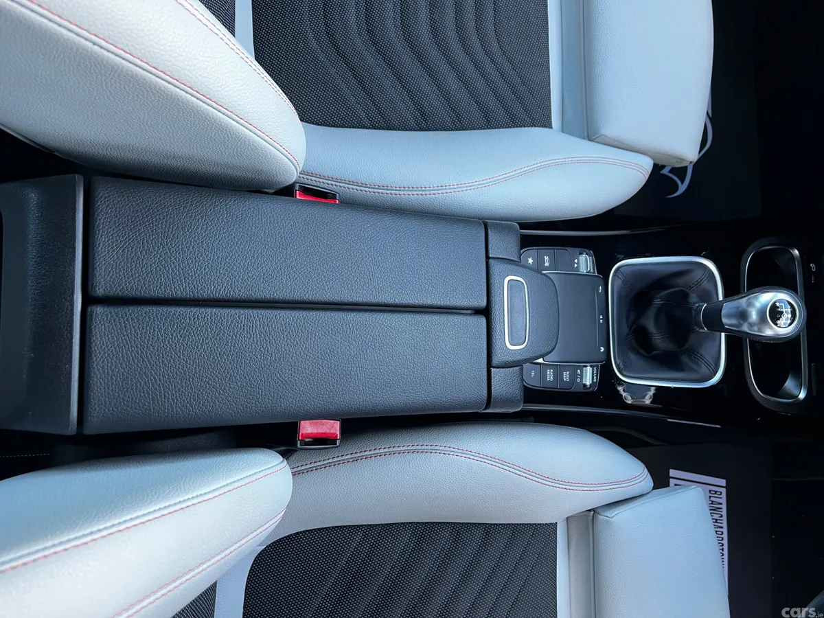 Mercedes-Benz A-Class Hatchback, Petrol, 2020, Blue