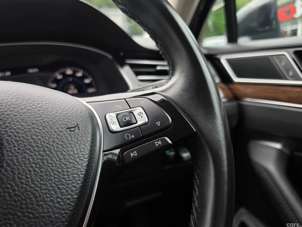 Volkswagen Passat Saloon, Diesel, 2018, Grey