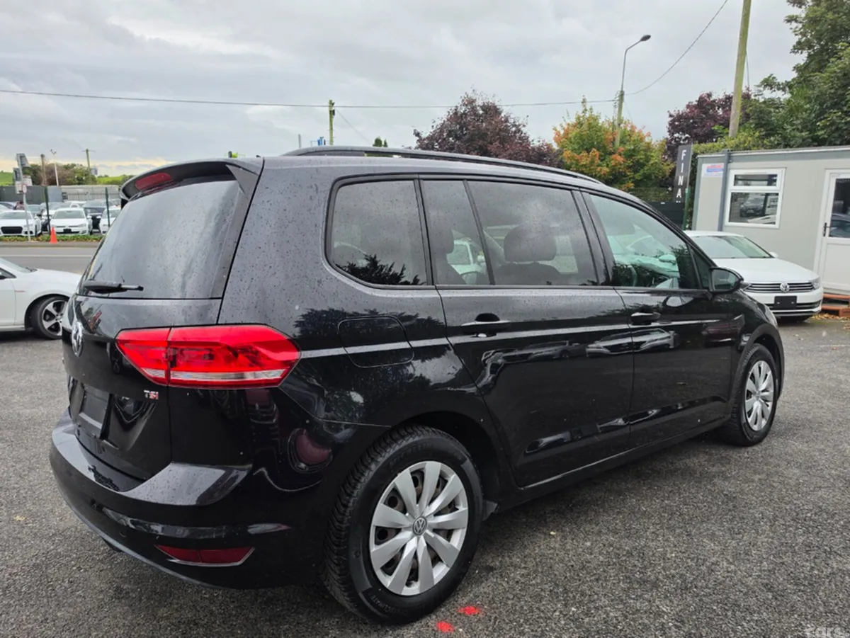 Volkswagen Touran MPV, Petrol, 2017, Black