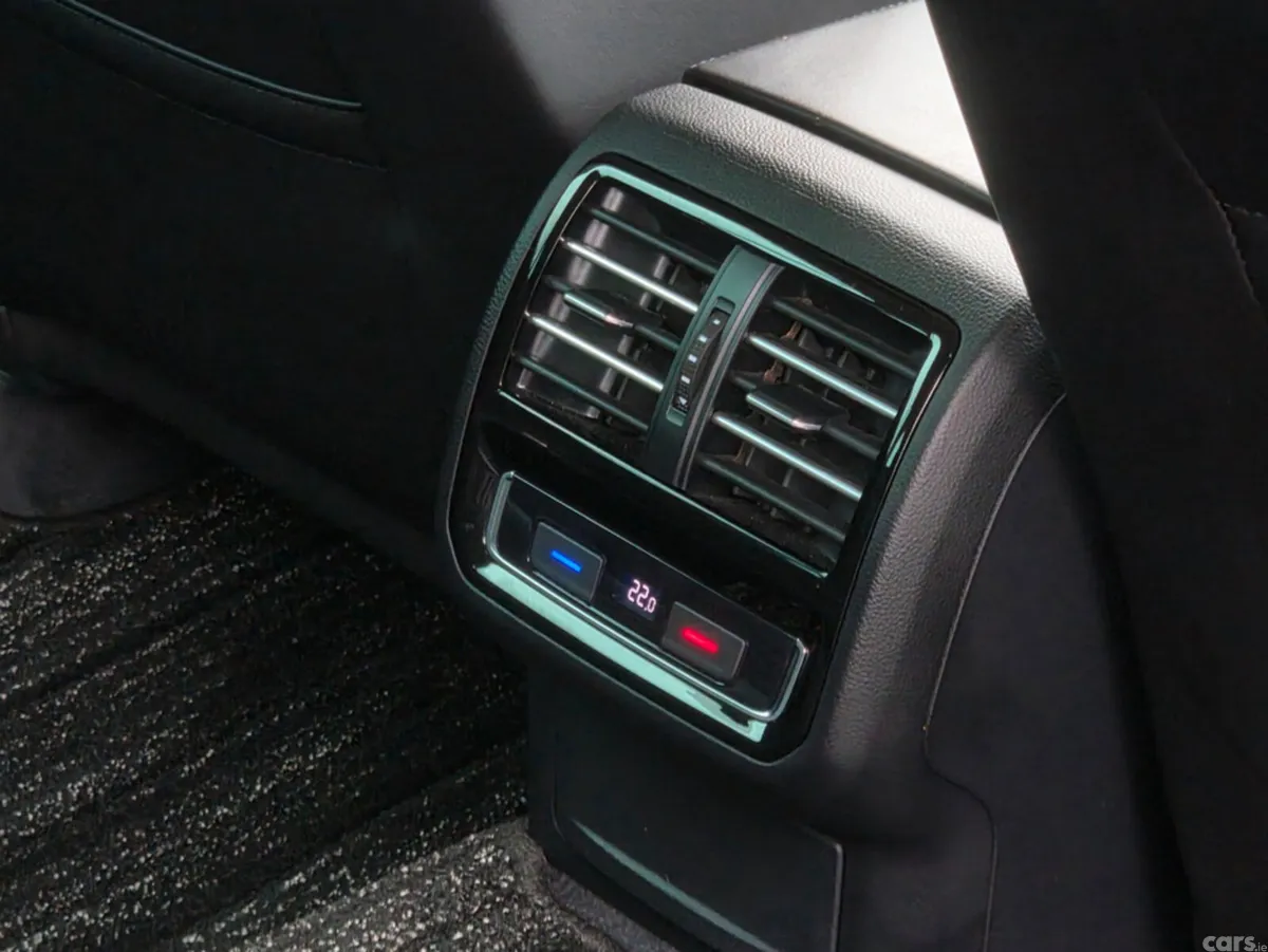 Volkswagen Passat Saloon, Diesel, 2018, Grey