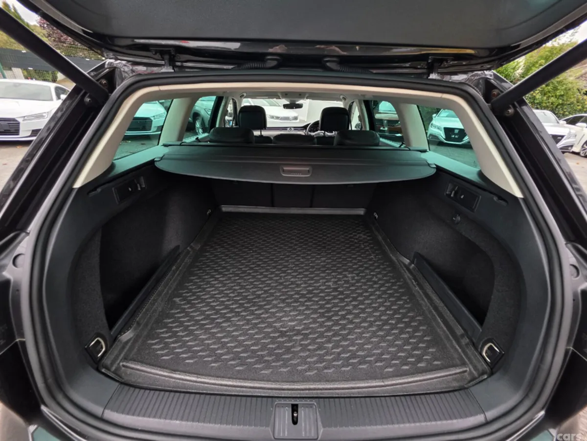 Volkswagen Passat Saloon, Diesel, 2018, Grey
