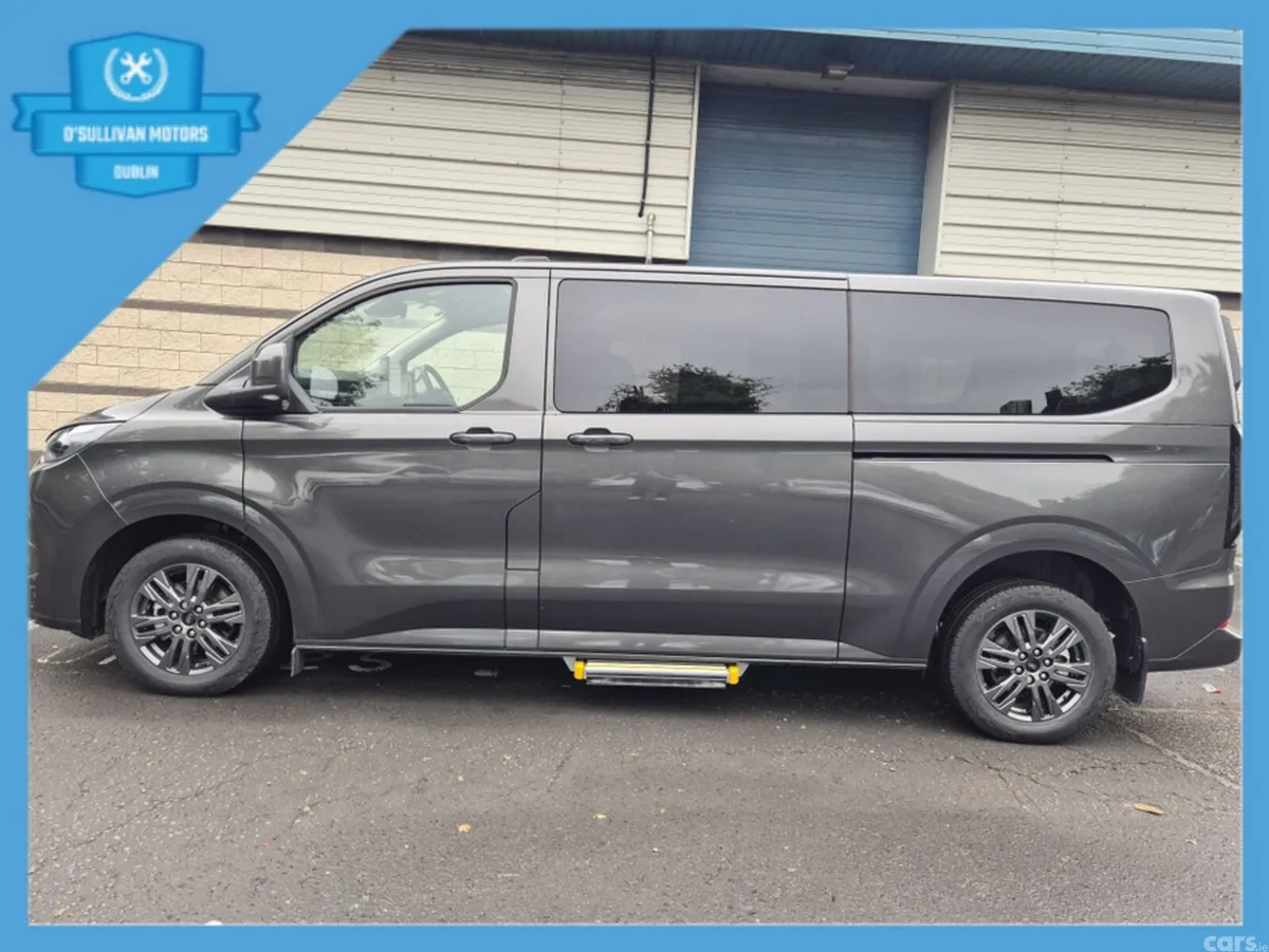 Ford Tourneo Custom MPV, Petrol Plug-in Hybrid, 2026, Grey