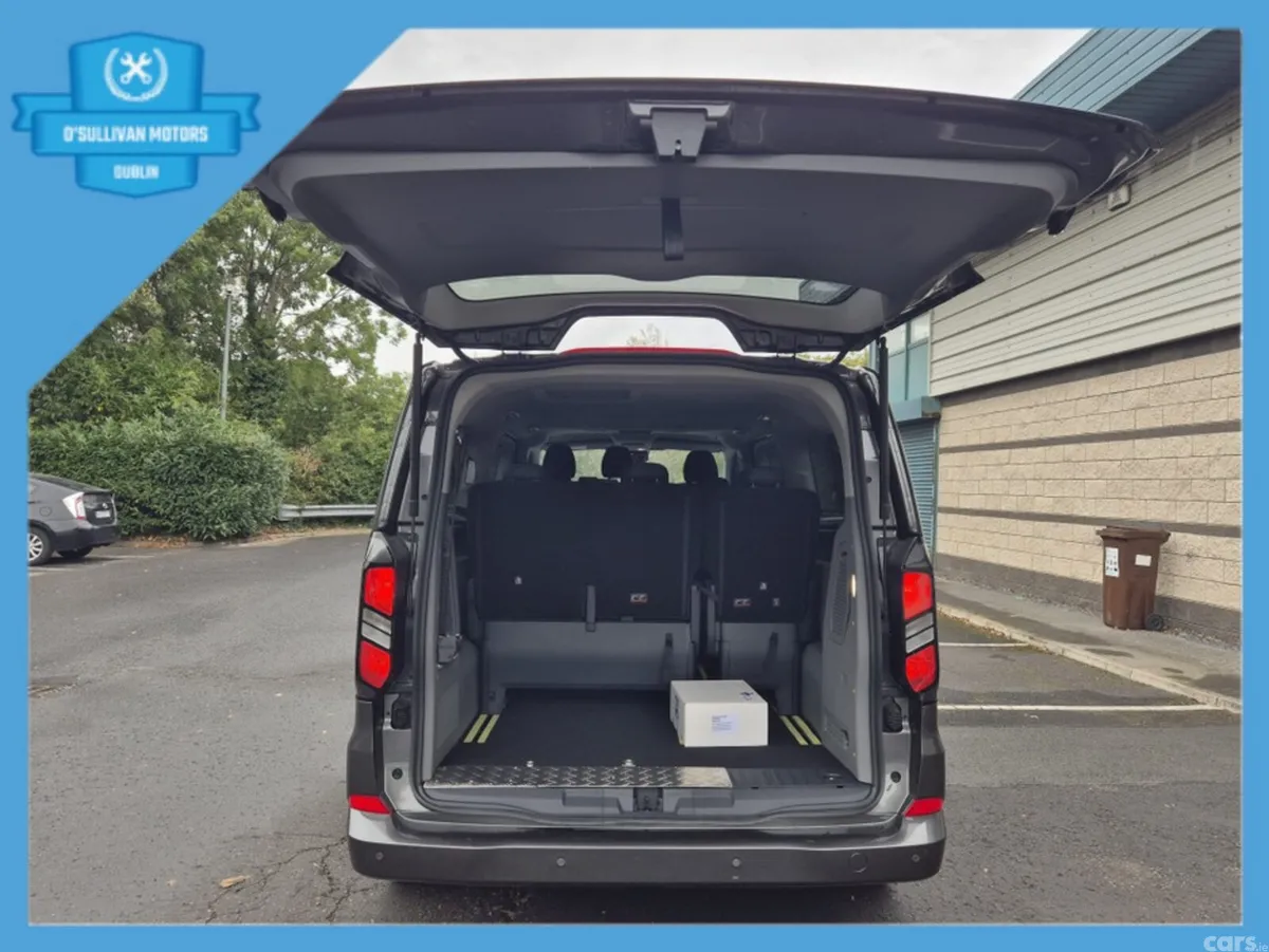 Ford Tourneo Custom MPV, Petrol Plug-in Hybrid, 2026, Grey