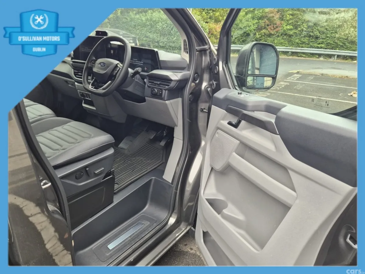 Ford Tourneo Custom MPV, Petrol Plug-in Hybrid, 2026, Grey
