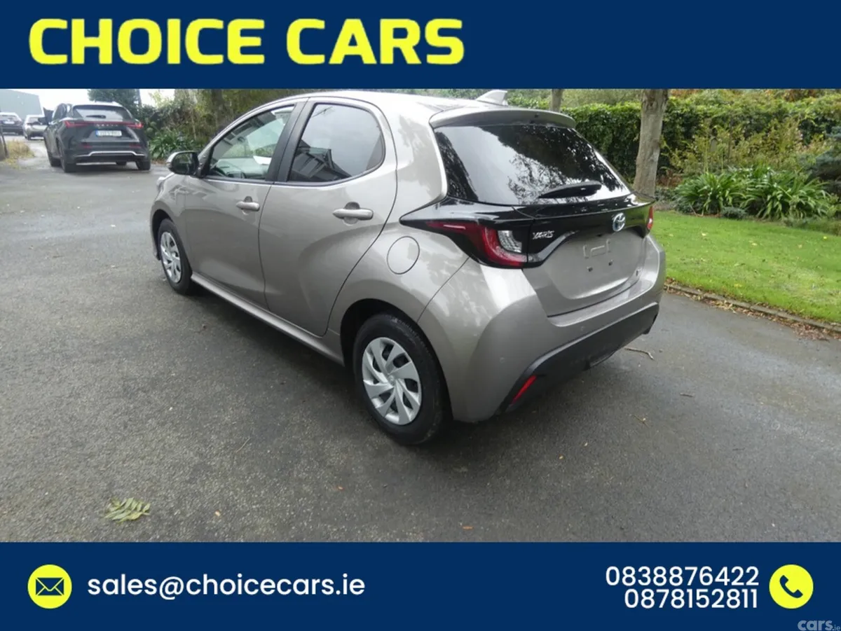 Toyota Yaris Hatchback, Petrol Hybrid, 2021, Bronze