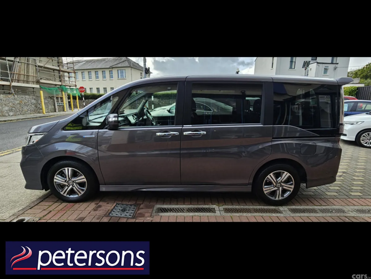 Honda Stepwagon MPV, Petrol Hybrid, 2017, Grey