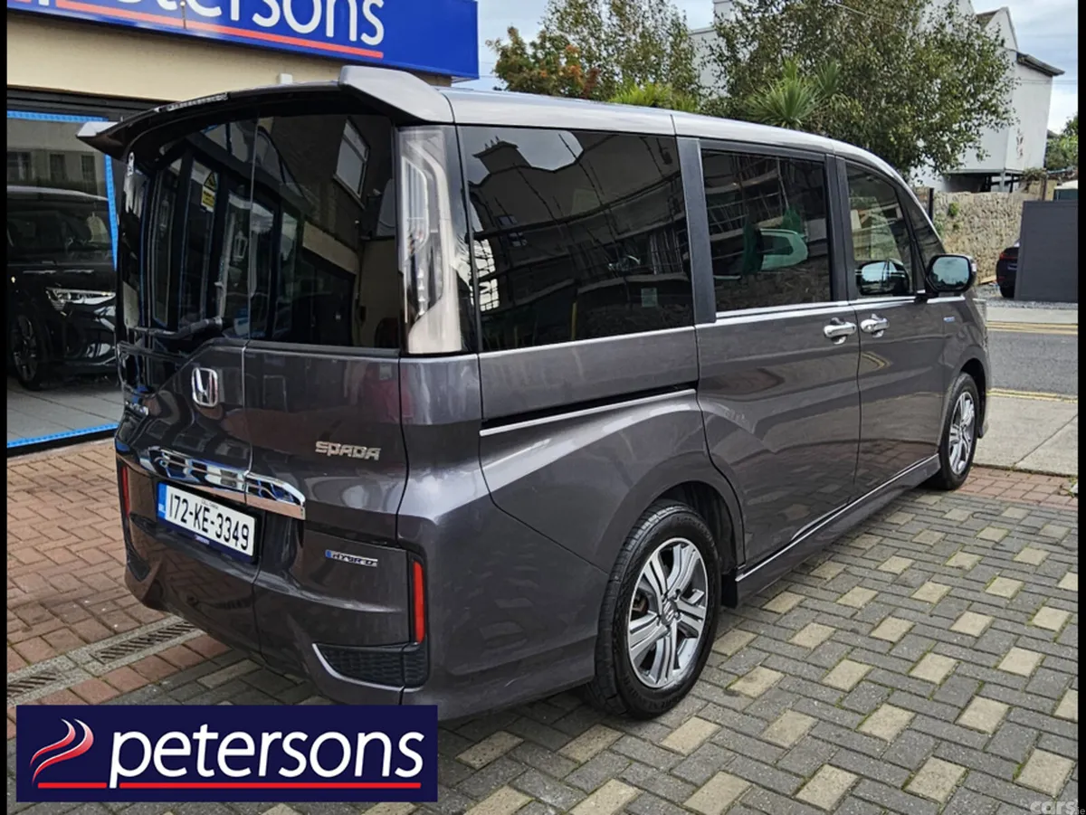 Honda Stepwagon MPV, Petrol Hybrid, 2017, Grey