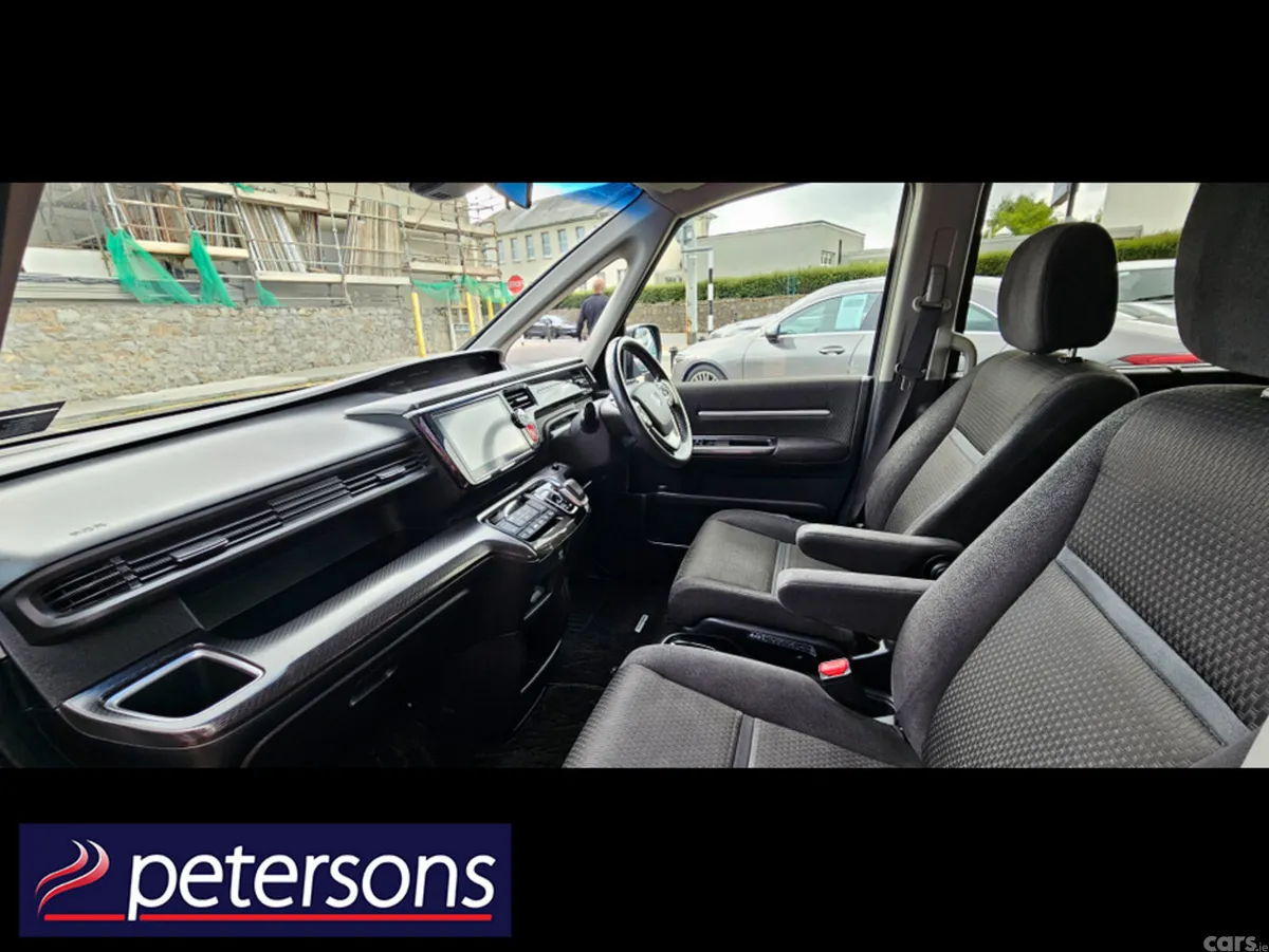 Honda Stepwagon MPV, Petrol Hybrid, 2017, Grey