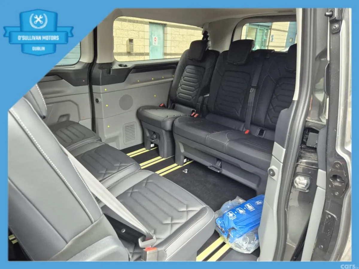 Ford Tourneo Custom MPV, Petrol Plug-in Hybrid, 2026, Grey