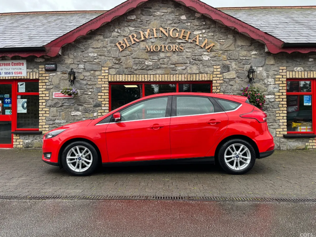 Ford Focus Hatchback, Diesel, 2017, Red