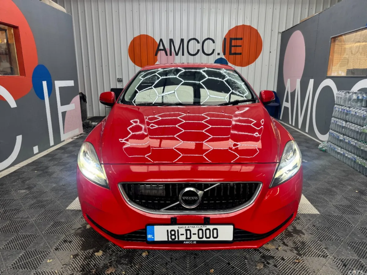 Volvo V40 Estate, Diesel, 2018, Red