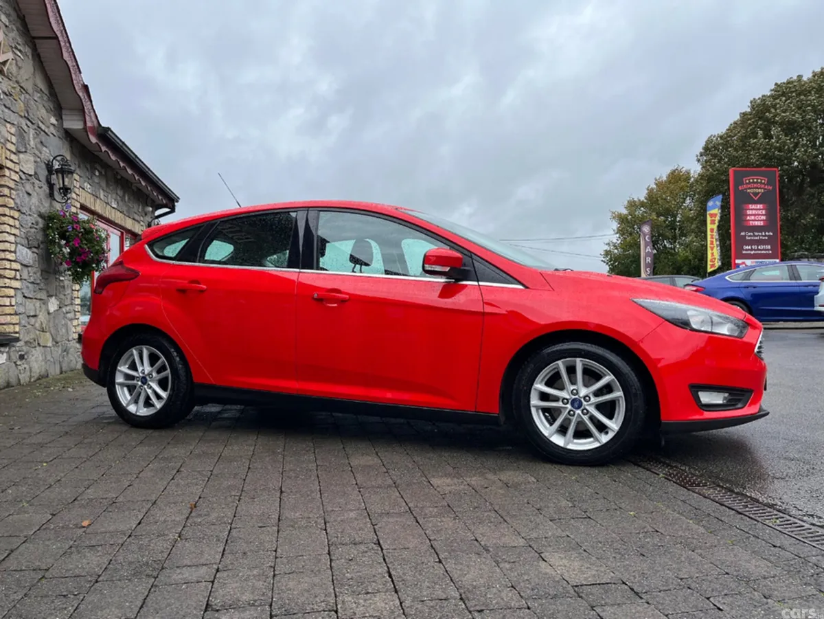 Ford Focus Hatchback, Diesel, 2017, Red