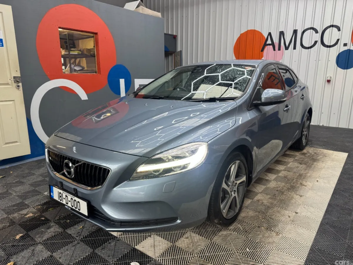 Volvo V40 Estate, Diesel, 2018, Grey
