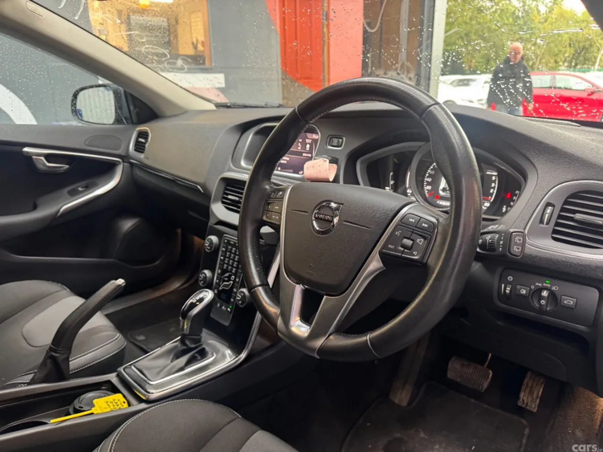 Volvo V40 Estate, Diesel, 2018, Grey