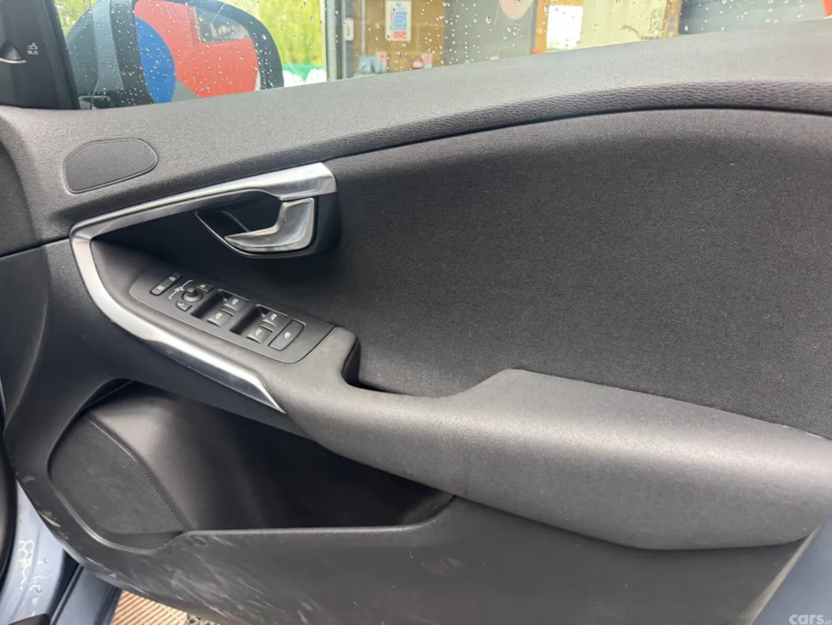 Volvo V40 Estate, Diesel, 2018, Grey