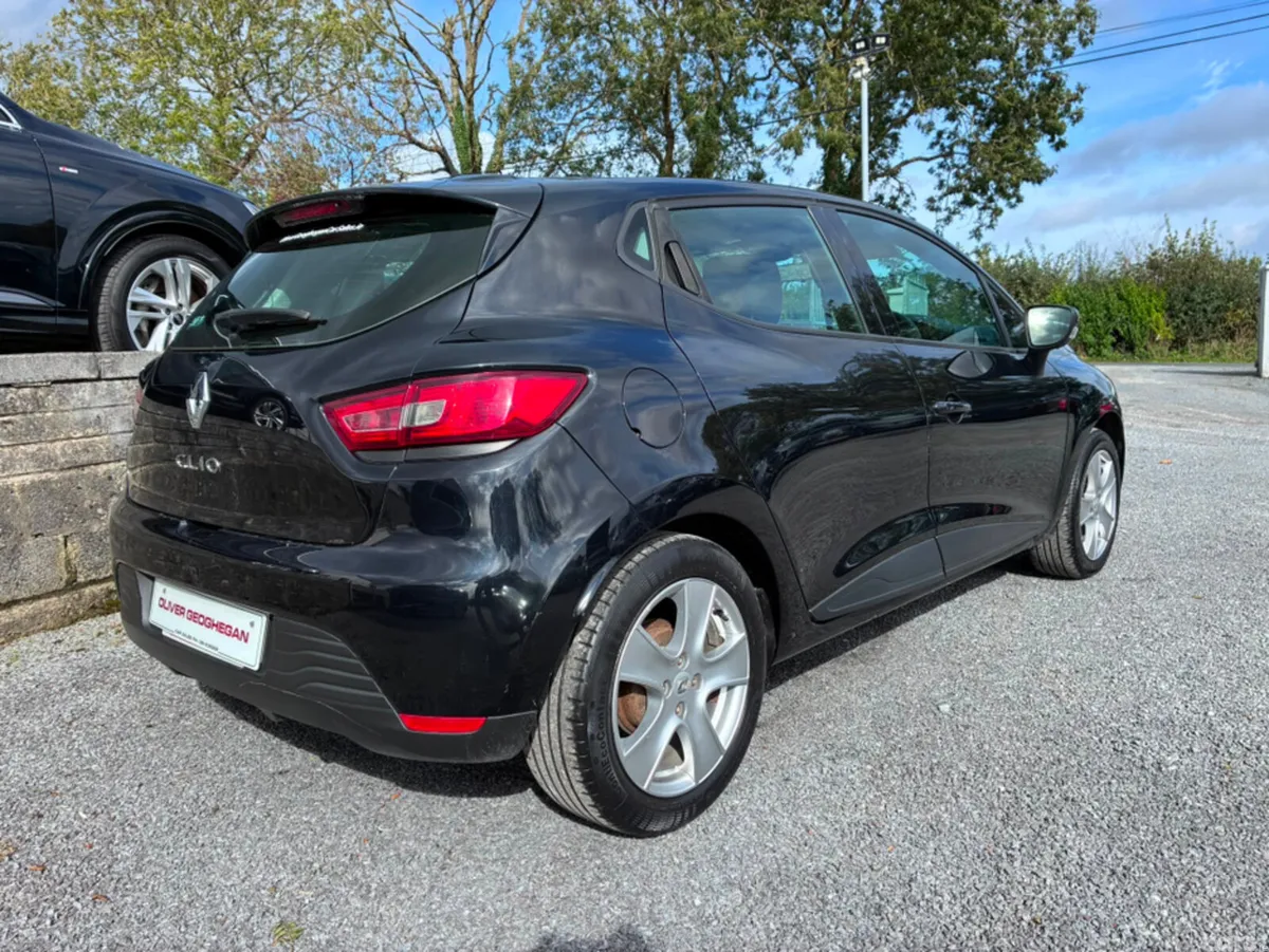 Renault Clio Hatchback, Petrol, 2015, Black