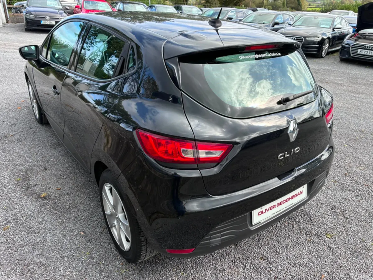 Renault Clio Hatchback, Petrol, 2015, Black
