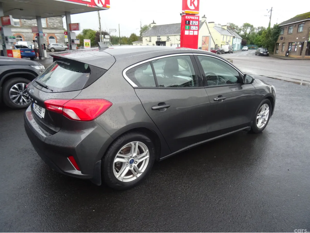 Ford Focus Hatchback, Petrol, 2019, Grey