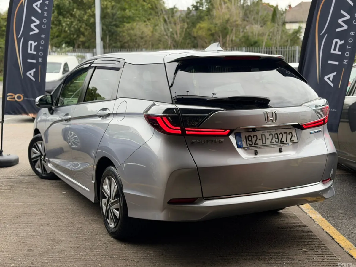 Honda Shuttle MPV, Petrol Hybrid, 2019, Silver