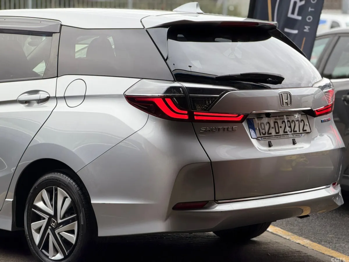 Honda Shuttle MPV, Petrol Hybrid, 2019, Silver
