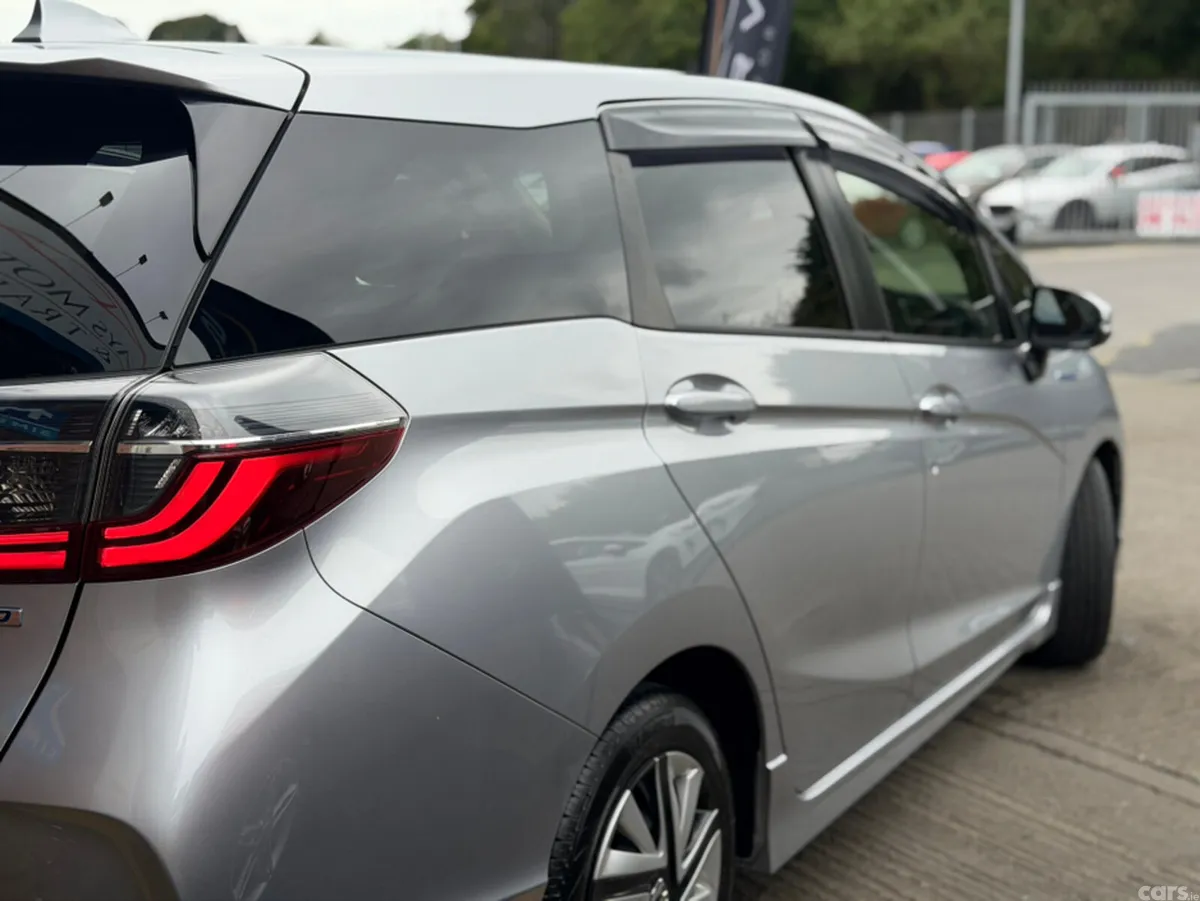 Honda Shuttle MPV, Petrol Hybrid, 2019, Silver