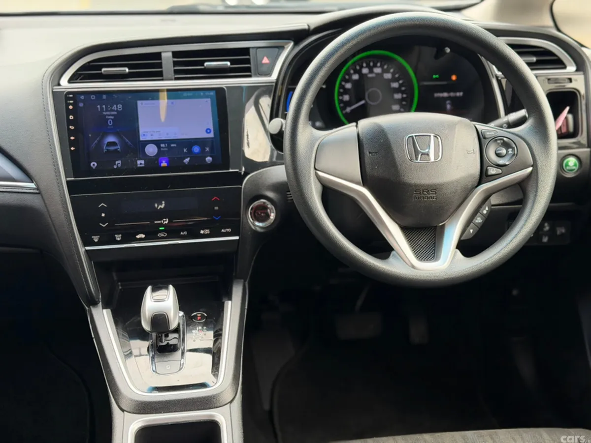 Honda Shuttle MPV, Petrol Hybrid, 2019, Silver