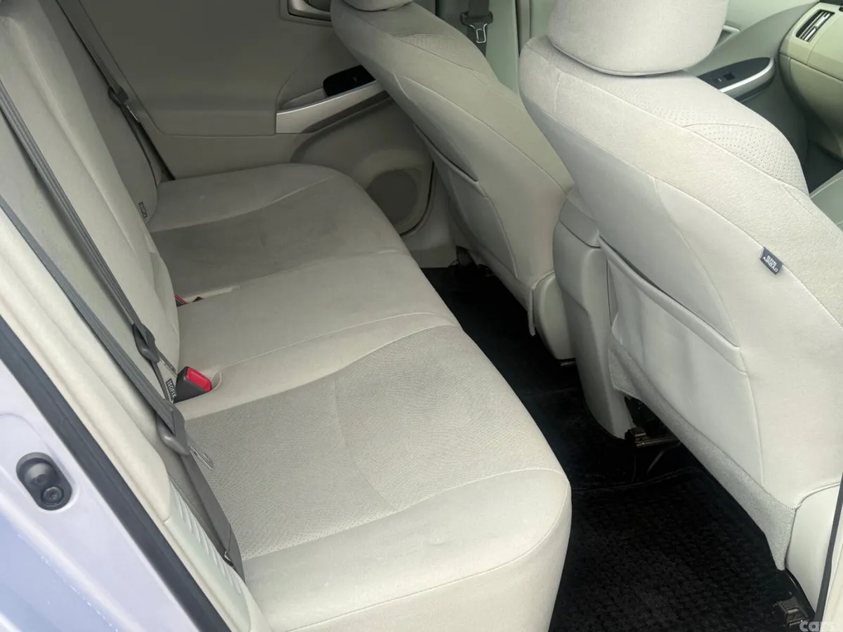 Toyota Prius Hatchback, Petrol Hybrid, 2015, Silver