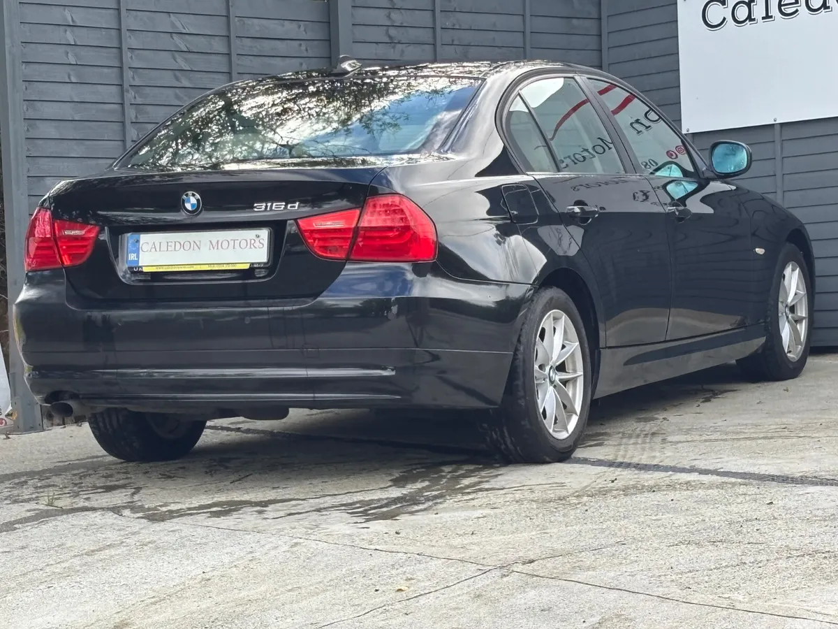 BMW 3-Series Saloon, Diesel, 2011, Black