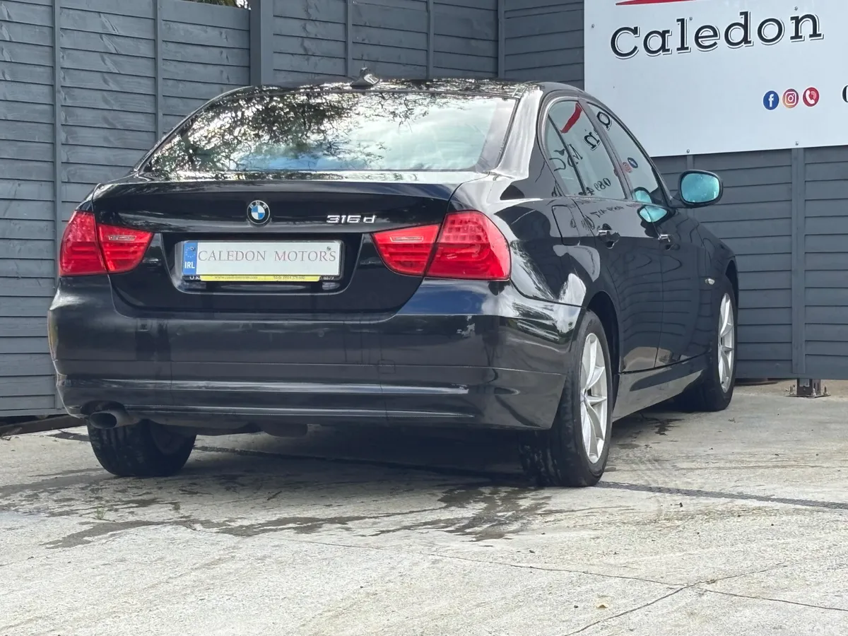 BMW 3-Series Saloon, Diesel, 2011, Black
