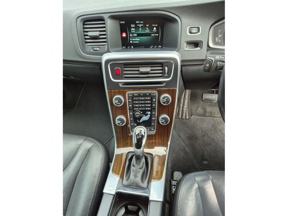 Volvo V60 Estate, Diesel, 2017, Grey